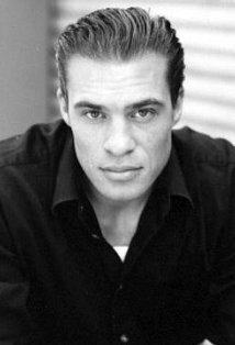 фото Крис Торрес