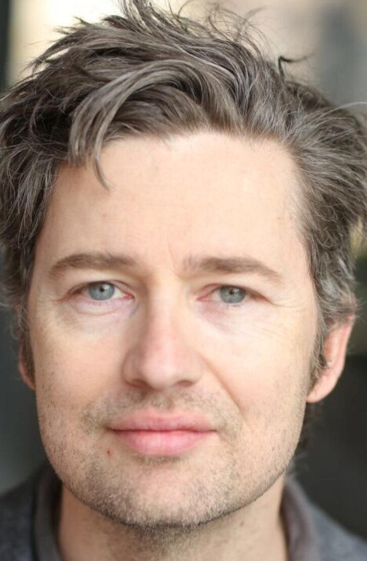 фото Карл Джиари