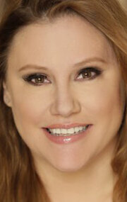 фото Эйприл Шикерук