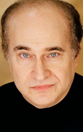 фото Роберт Требор