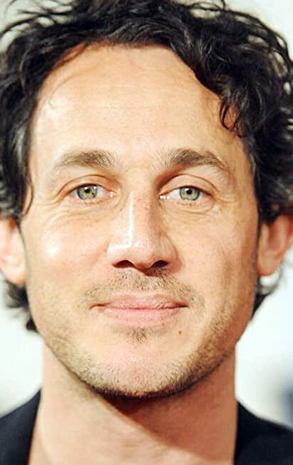 фото Дастин Демри-Бёрнс