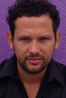 фото Оливер Мичели