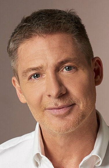 фото Адриан Суар