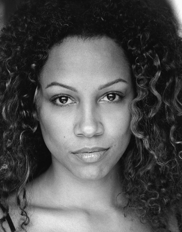 фото Рени Касл