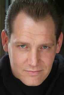 фото Брэдли Джеймс