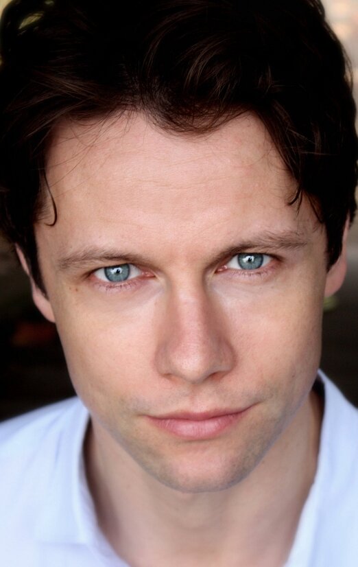 фото Леон Окенден