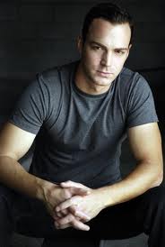 фото Доминик Богарт