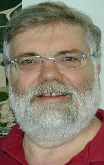 фото Х. Джей Мелош