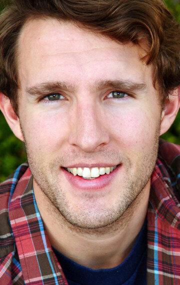 фото Чарли Хьюсон