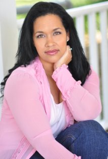 фото Dynell Ma'aseia