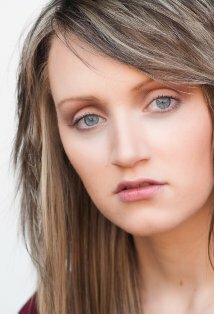 фото Laynee Busse