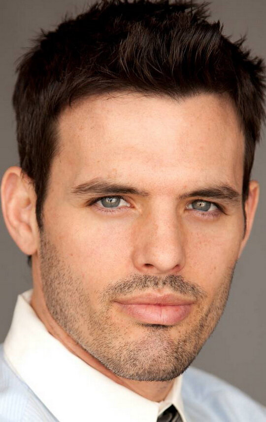 фото Крис Сантос