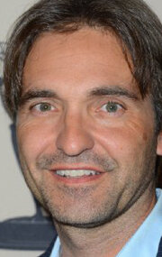 фото Стив Холлэнд