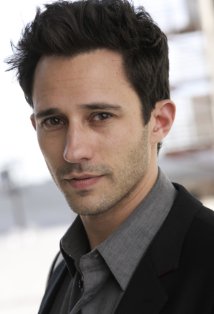 фото Адам Ариан