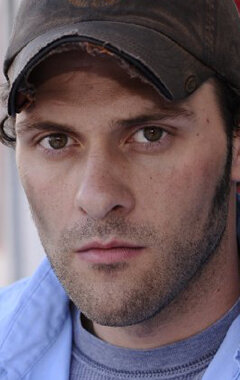 фото Мэттью Истон