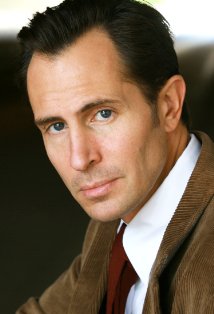 фото Адам Кристофер