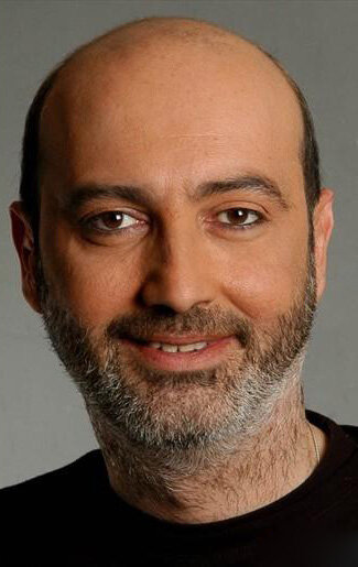 фото Nami Esatgil