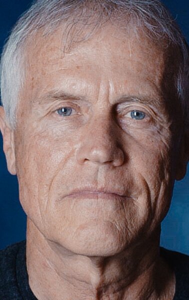 фото Пол Хокен