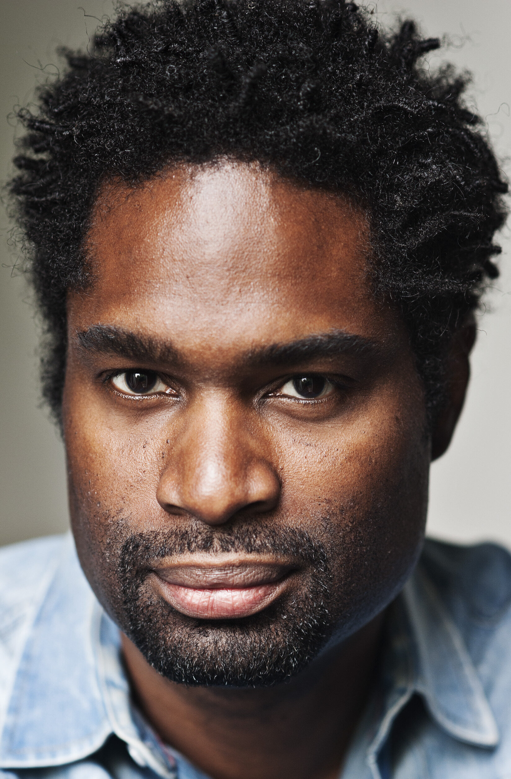 фото Ако Митчелл