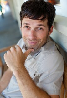 фото Tony Gapastione