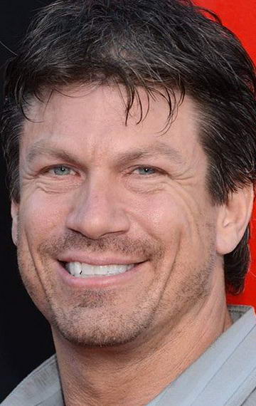 фото Пол Логан