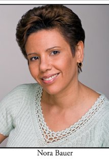 фото Нора Бауэр