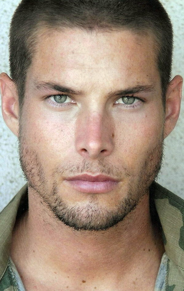 фото Чадд Смит