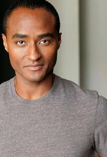 фото Байрон Лори