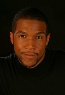 фото Уэсли Холл