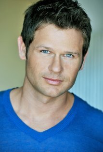 фото Джон Уэсли Хайнс