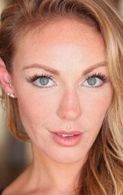 фото Эмили Рош