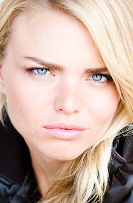 фото Кирстен Холл