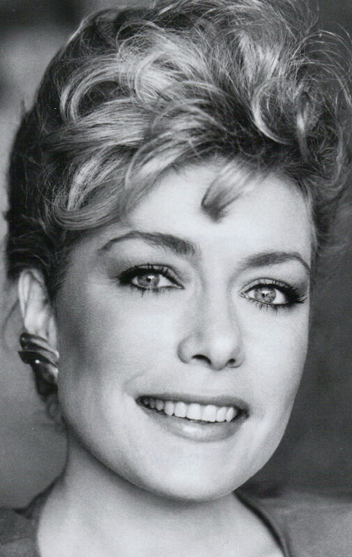 фото Кэсси Йэтс