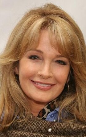 фото Деидре Холлэнд