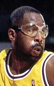 фото Джеймс Уорти