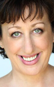 фото Бет Холл