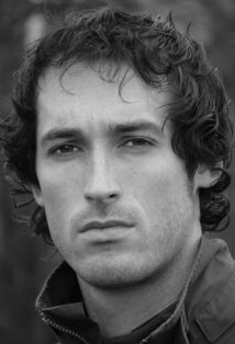 фото Адам Бертон