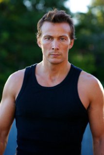 фото Саймон Уоттс