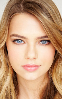 фото Индиана Эванс