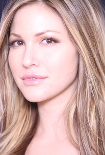 фото Хиллари Лоу