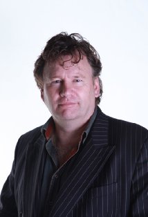 фото Джулиан Ченери