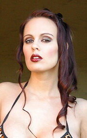 фото Квини Лав