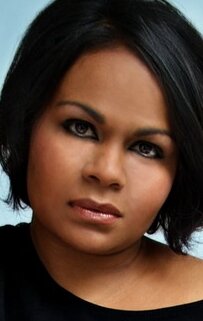 фото Урсула Йович