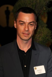 фото Janek Sirrs