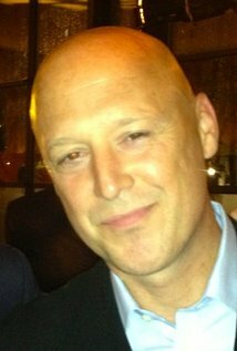 фото Джон Майкл Беннетт