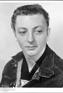 фото Джеймс Митчем