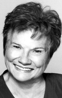 фото Джоан Карасевич