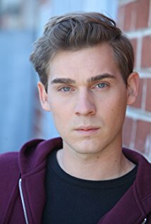 фото Тейлор Кросс