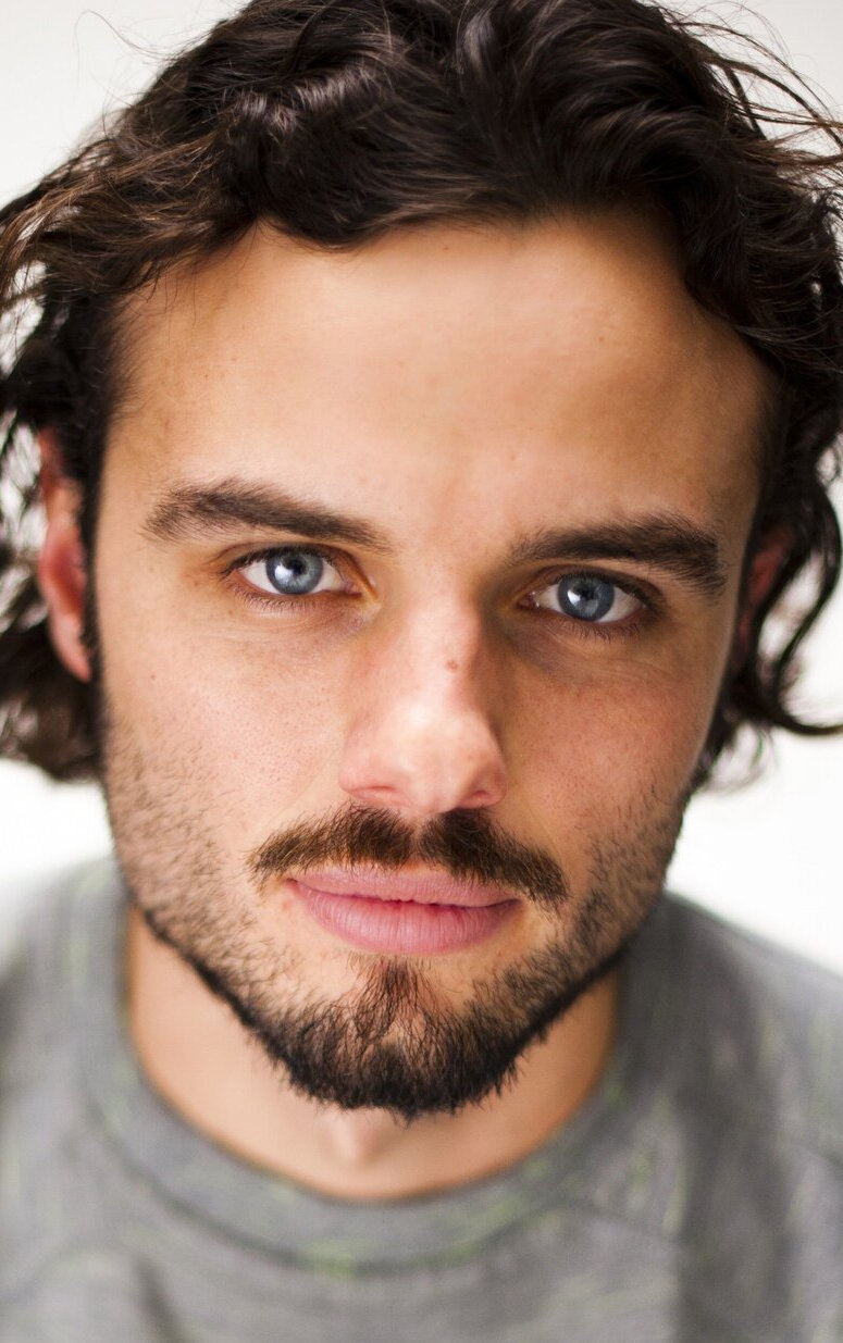 фото Джошуа МакКензи