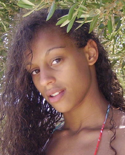 фото Хармони Леви